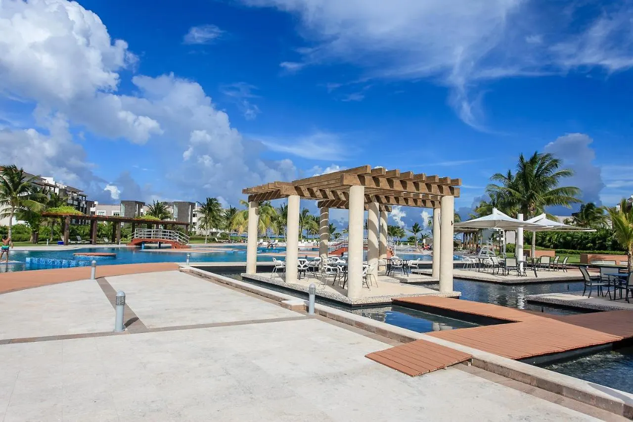 Relaxing 2 Bedroom With Jacuzzi, Terrace And Beach Club Playa del Carmen 0*,  Meksyk