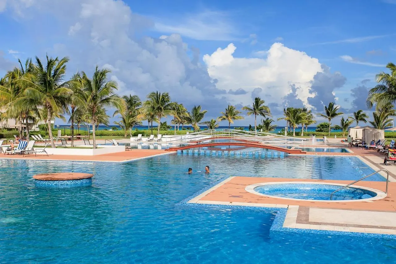 Relaxing 2 Bedroom With Jacuzzi, Terrace And Beach Club Playa del Carmen Apartament
