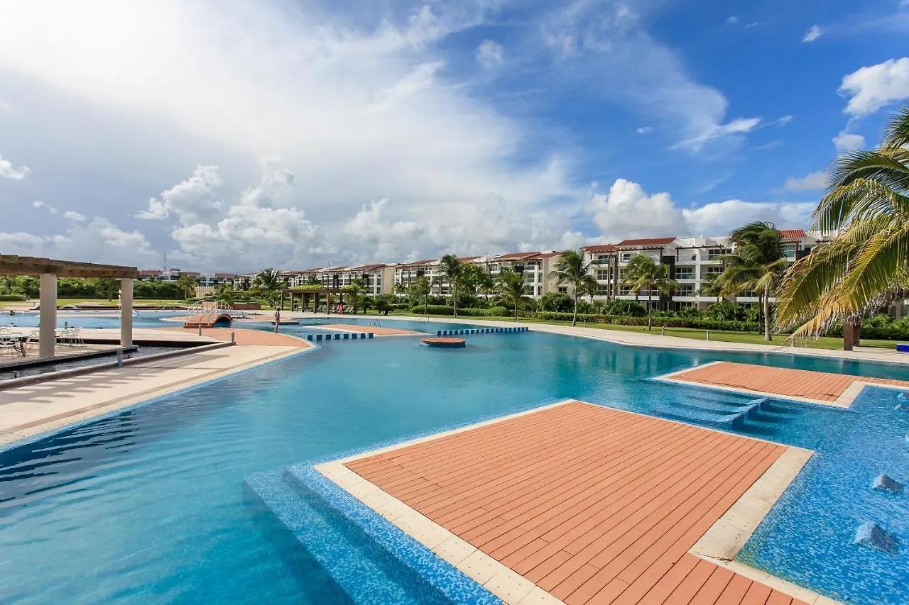 Relaxing 2 Bedroom With Jacuzzi, Terrace And Beach Club Playa del Carmen